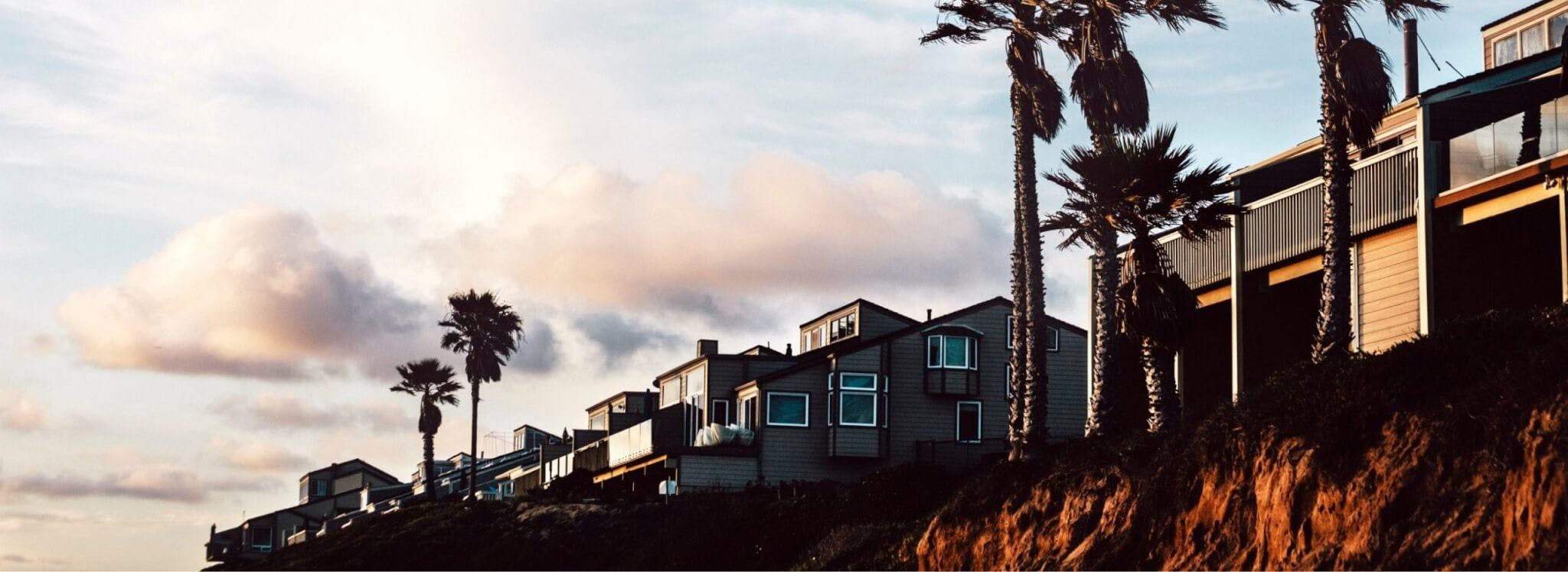 California homes on cliff